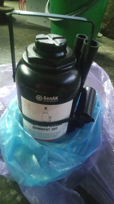 Домкрат 20 тон новый