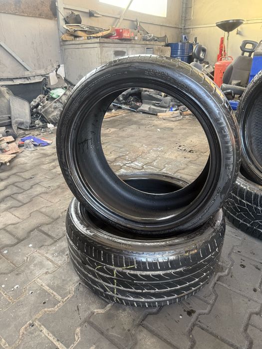 2 bucati anvelope 245/40r 18