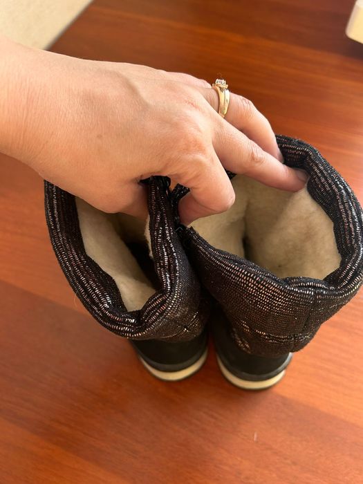 Продам сапожки детские на девочку.