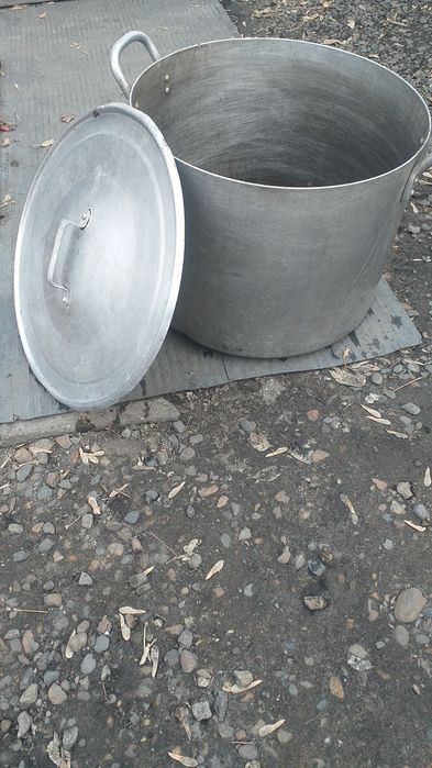 Продам кастрюлю алюминий 50л