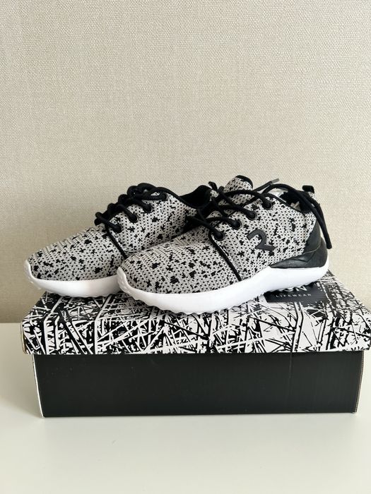 Кроссовки детские размер 30