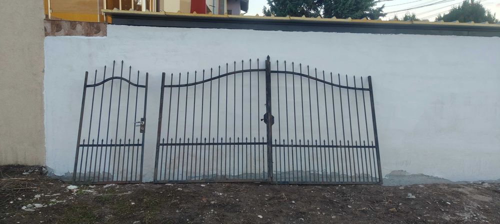 Дворна порта малка и голяма