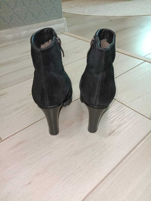 Продам обувь (зима) б/у 35 размер