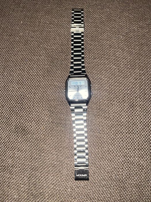 Vând ceas tip casio