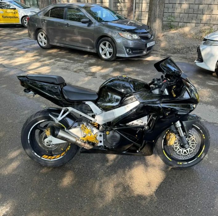 Мотоцикл Honda CBR900RR