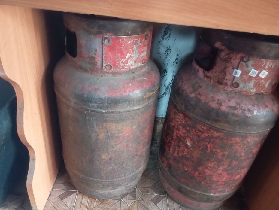 Продам газовую плиту