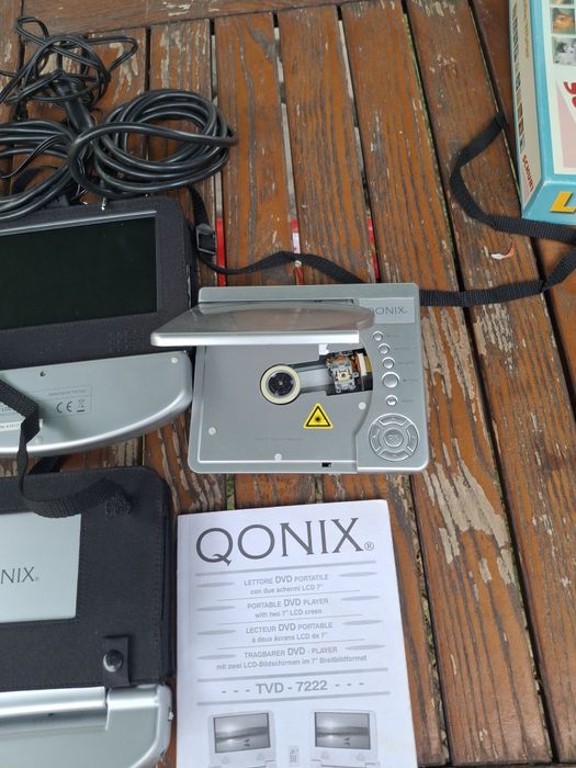 DVD portabil Qonix Elveția 2 bucăți