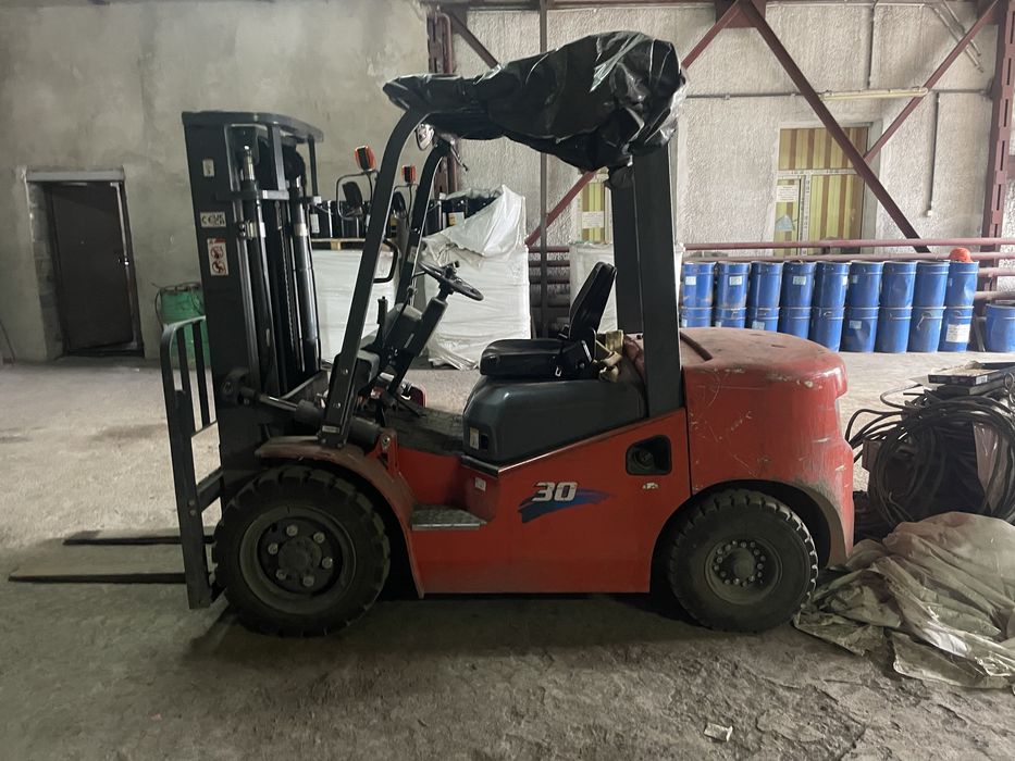 Вилочный погрузчик