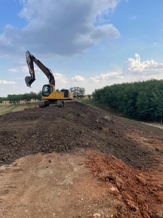 Excavator New Holland E215B