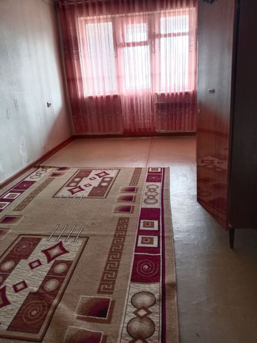 Uy sotiladi Chirchiq 1 мкр, 19 дом, 57 кв, 6х2 метр балкон, 4-этаж
