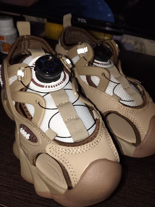 Продам новые сандали