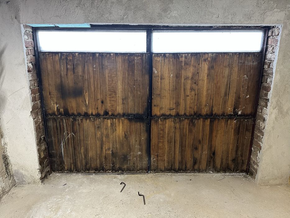 Продавам гаражна врата