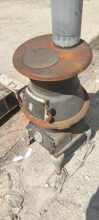 Чугунена печка на твърдо гориво