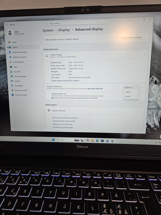 Laptop CLEVO X560WNR-G /  Rtx 5070ti  / ultra 9 275hx / 32 gb ram/