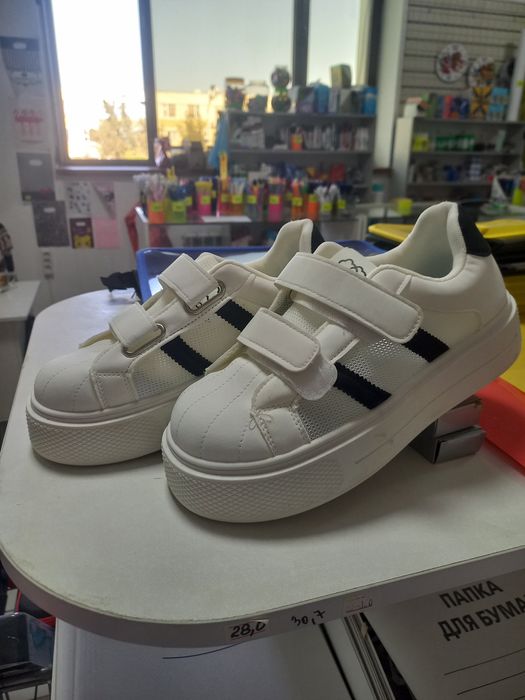 Продаются кроссовки