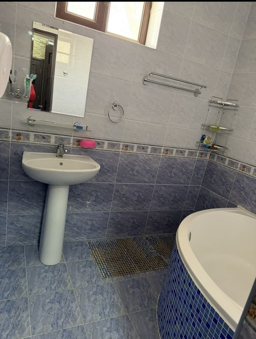Srochna 3 xonali dom sotiladi