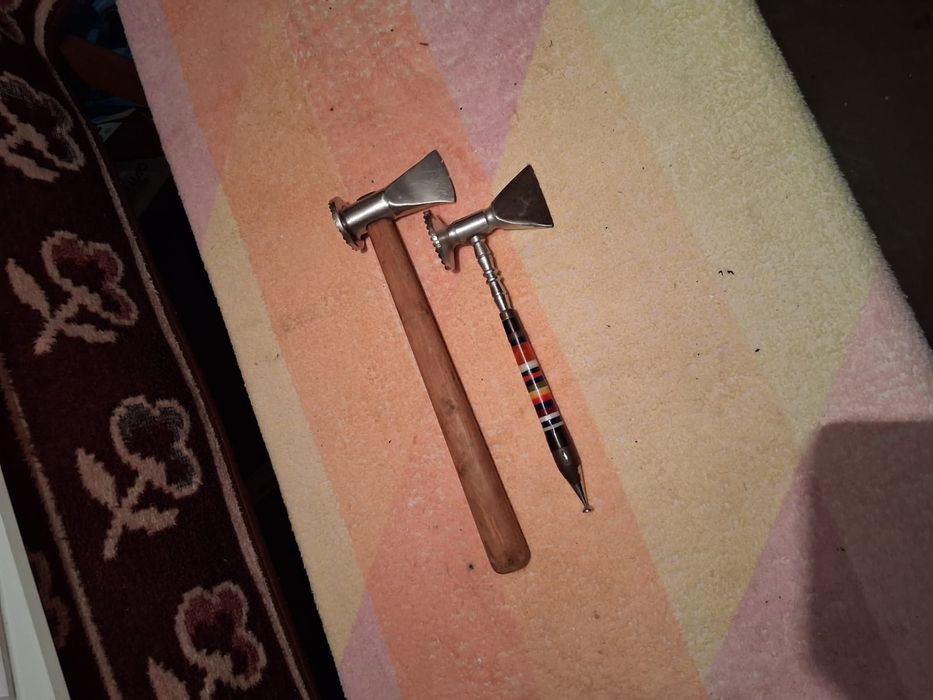 Ciocan de batut si taiat carnea