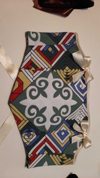 Этно-штрихи на роскошном корсете