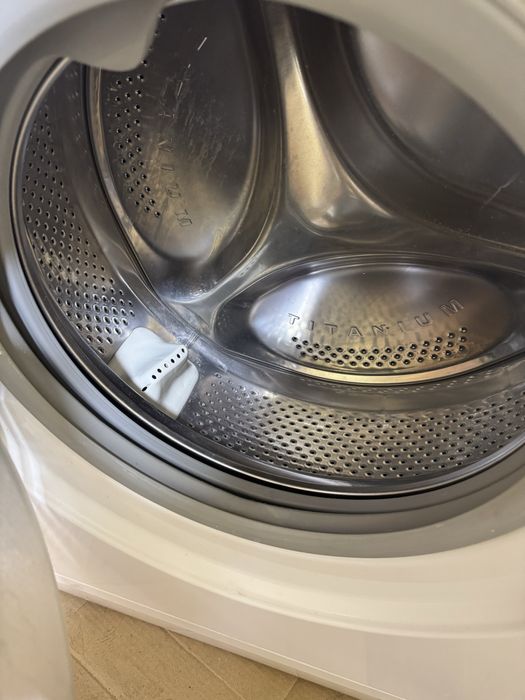 Продам срочно стириальную машинку