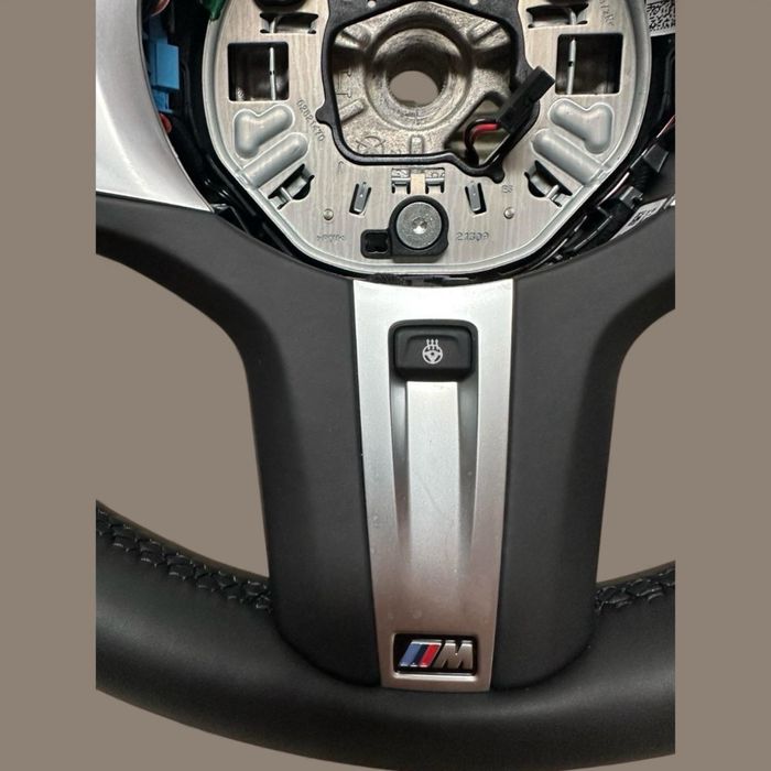 Bmw G20/G21/G22/G26/G01 M Спортен волан със подгрване