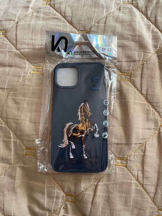 Продам чехол для айфон 13