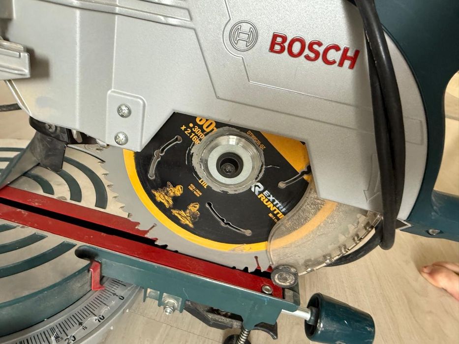 Углорез пила Bosch