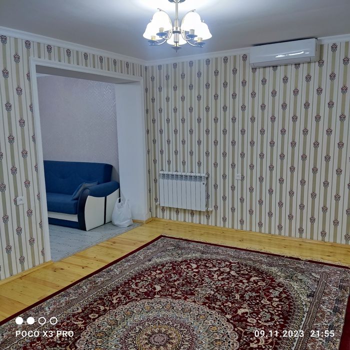 Продаётся двухкомнатная квартира алайкий рыок 2/4/4  17-я школа своя