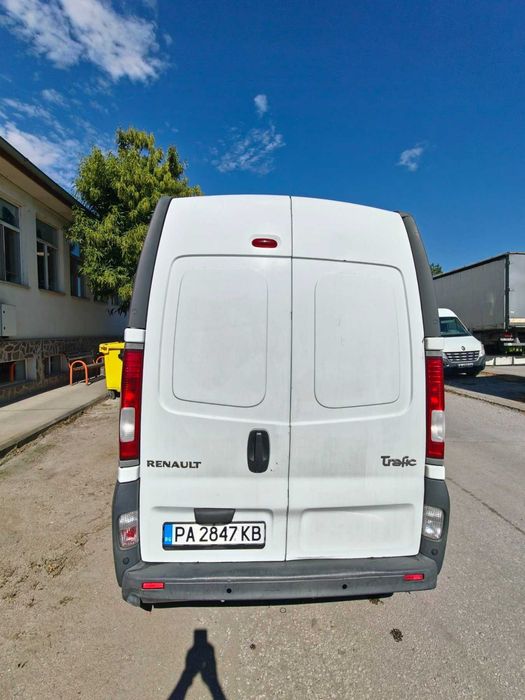 Продава се бус Renault Trafic