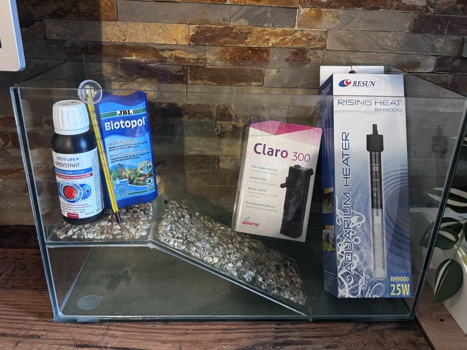 Acvariu  ca nou pentru pesti sau broscute