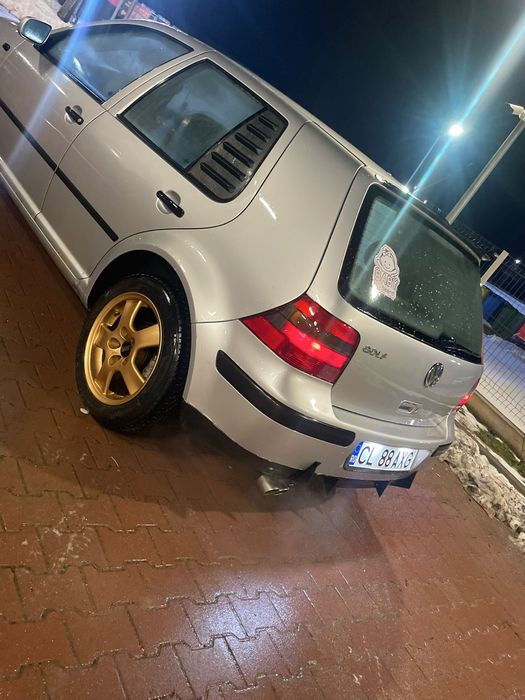 VOLKSWAGEN Golf 2001