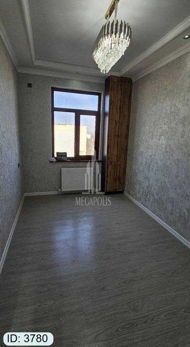 6 mikr alpomish tarafda 2 xona tayyor kvartira sotiladi №3780