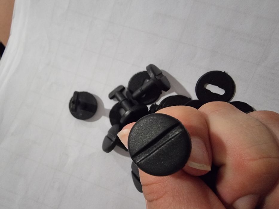 Щипки за стелки бмв bmw