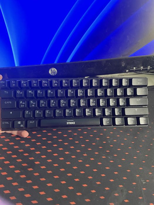 Клаватура strike
