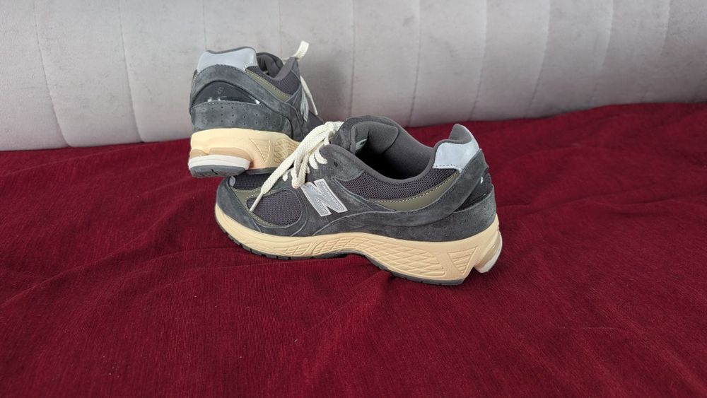New Balance 2002r — Серая классика