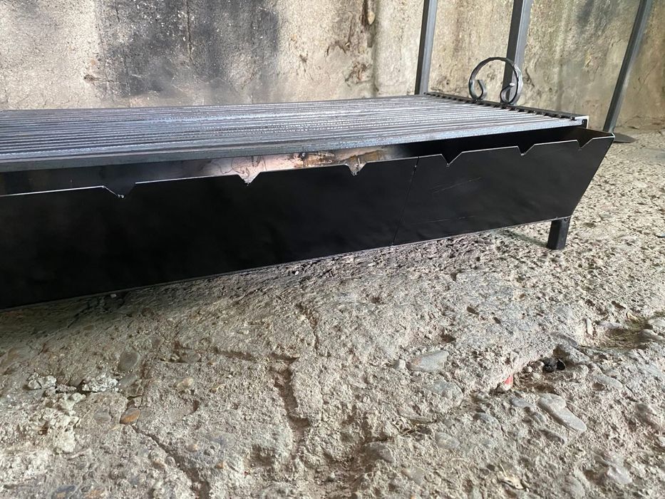 Масивни здрави 3 4 мм дебелина. Барбекюта на дървени въглища