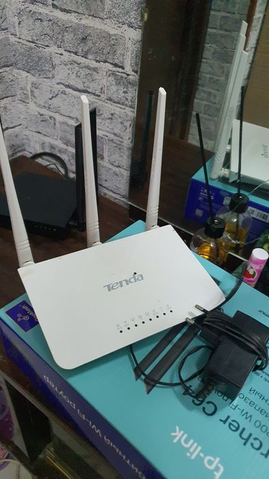 Tenda router 3 antena