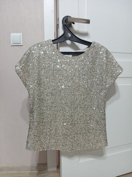 Продам нарядную блузку