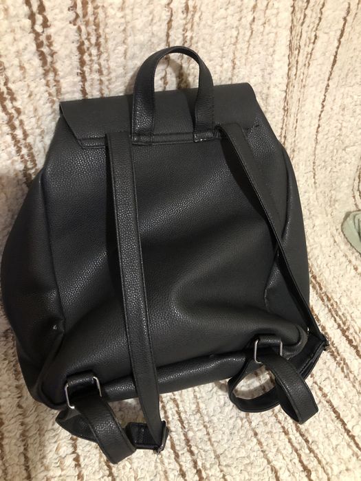 Дамска раница.