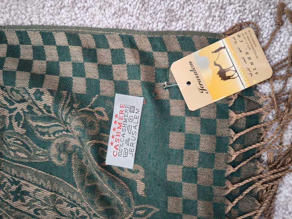 Esarfa hand made casmir 100%,noua cu eticheta