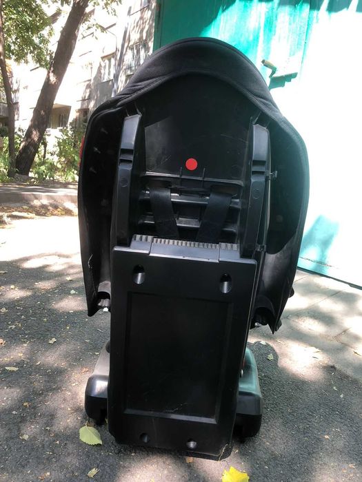 продается автокресло для малышей