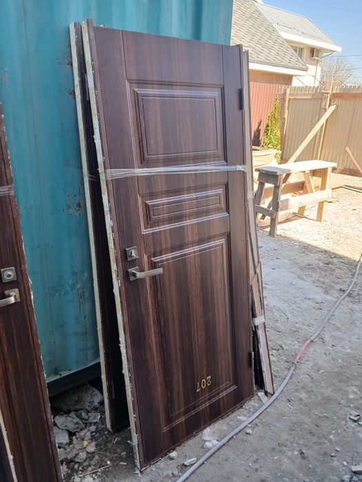 Продам межкомнатные двери