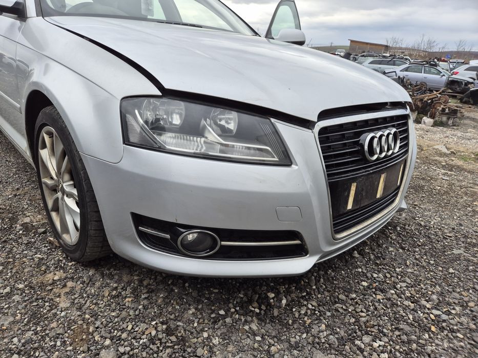 Usa dreapta fata audi a3 8P an 2012 facelift cod culoare LX7W