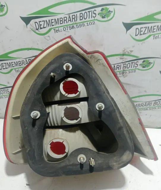 Lampa / Tripla stop dreapta pe aripa Mitsubishi Carisma 2001