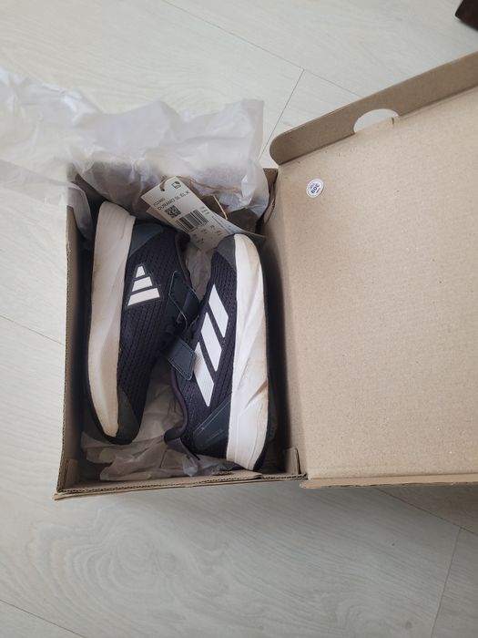 Маратонки Adidas ,размер 28