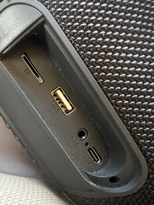 JBL преносима Bluetooth колонка