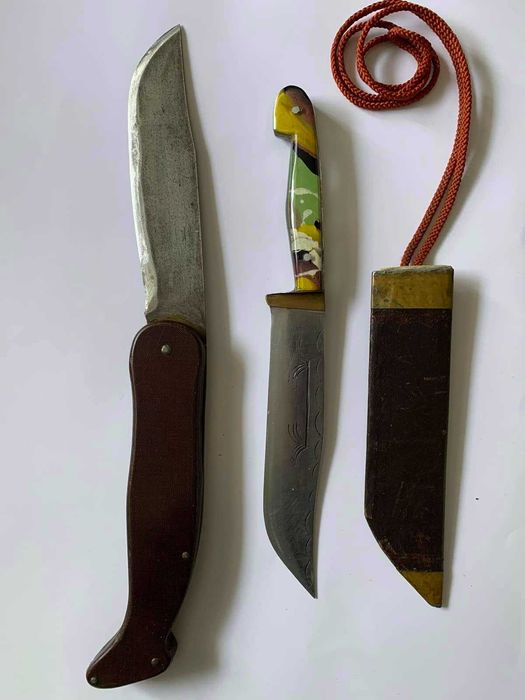 Продавам 2 комплекта ножове