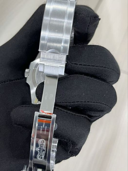 Часы Rolex Submariner “Hulk”