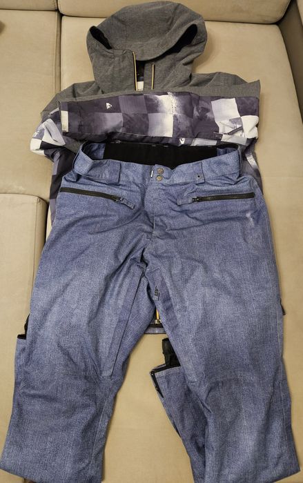 Costum schi snowboard barbat S-M geaca Quiksilver si pantaloni The Lig