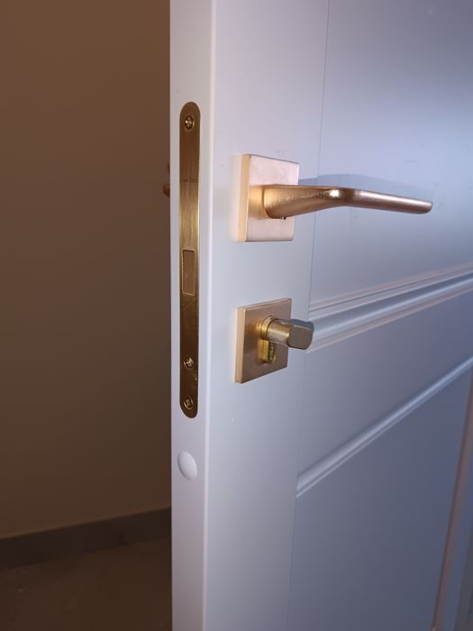 Установка дверей