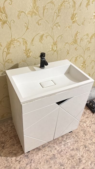 Тумба с раковиной, С краном